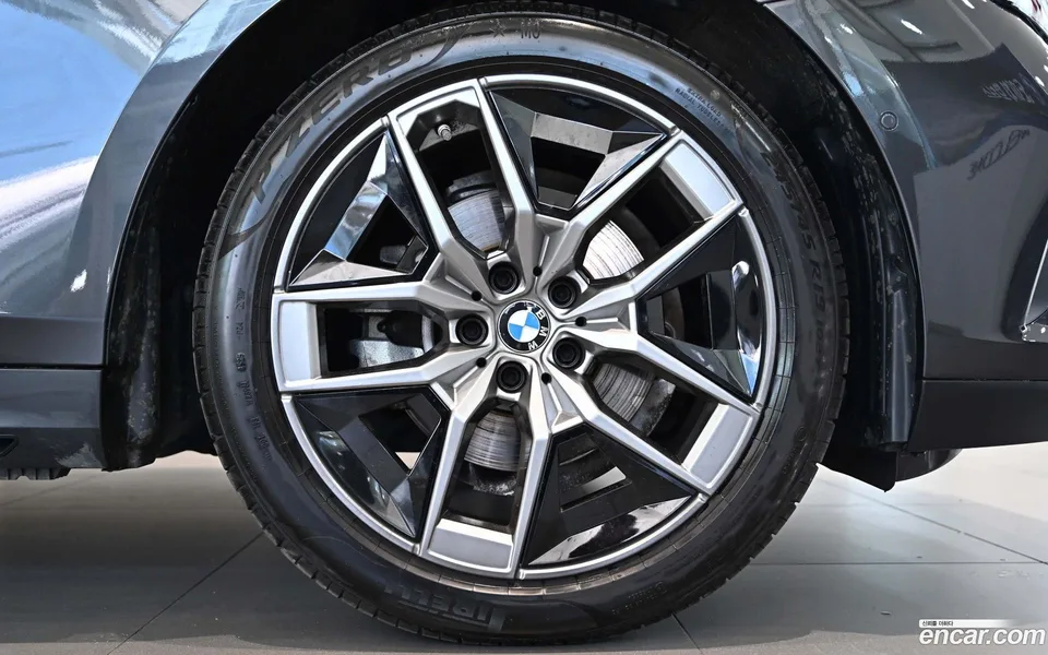 BMW 5 Series 520i 2025 — миниатюра 5