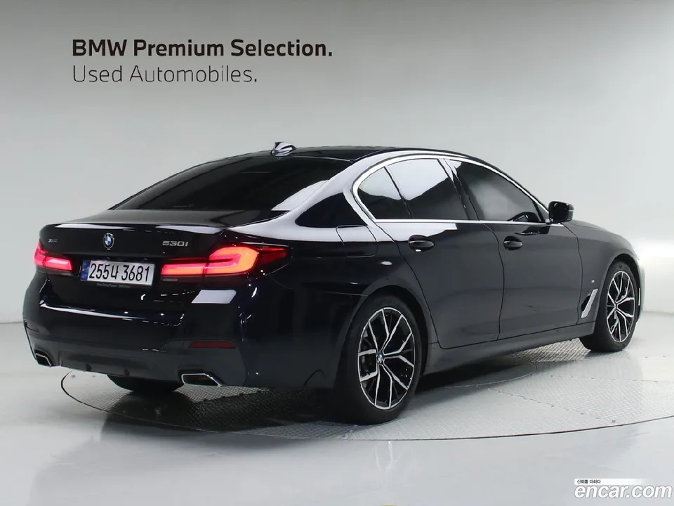 BMW 5 Series 530i xDrive M 2023 — миниатюра 4