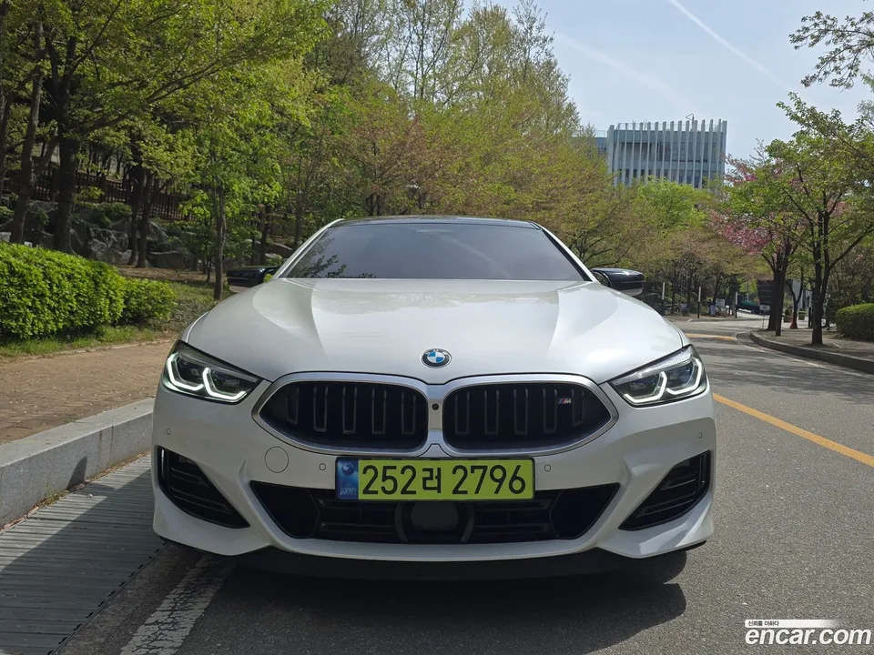 BMW 8 Series M850i xDrive 2024 — миниатюра 3