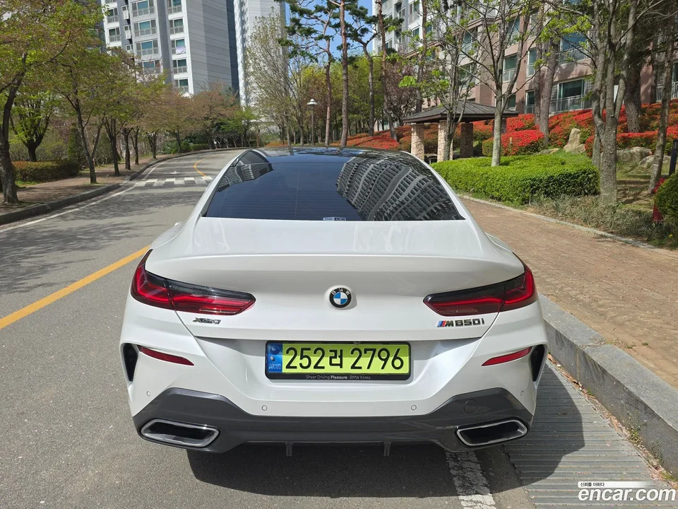 BMW 8 Series M850i xDrive 2024 — миниатюра 4