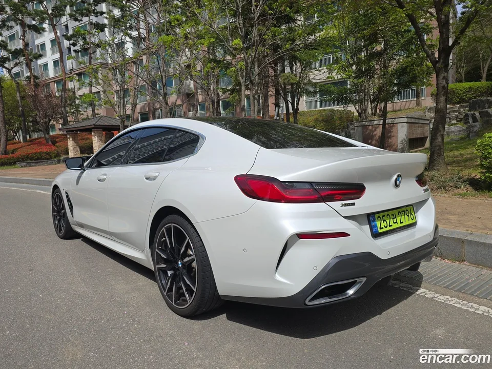 BMW 8 Series M850i xDrive 2024 — миниатюра 5