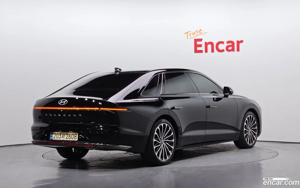Hyundai Grandeur 2.5 2WD 2023 — миниатюра 2