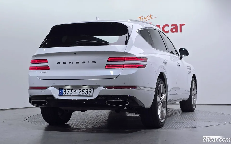 Genesis GV80 2.5T 2WD 2023 — миниатюра 2