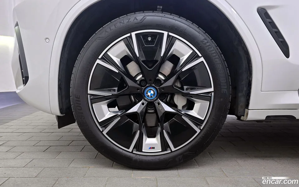 BMW iX3 M 2024 — миниатюра 5