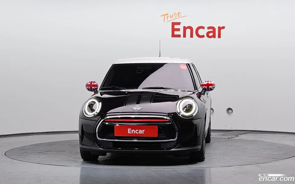 MINI Cooper 5 2022 — миниатюра 3