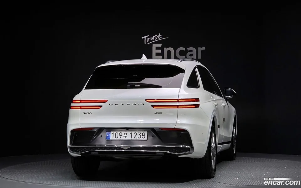 Genesis GV70 2.5T 2WD 2024 — миниатюра 4