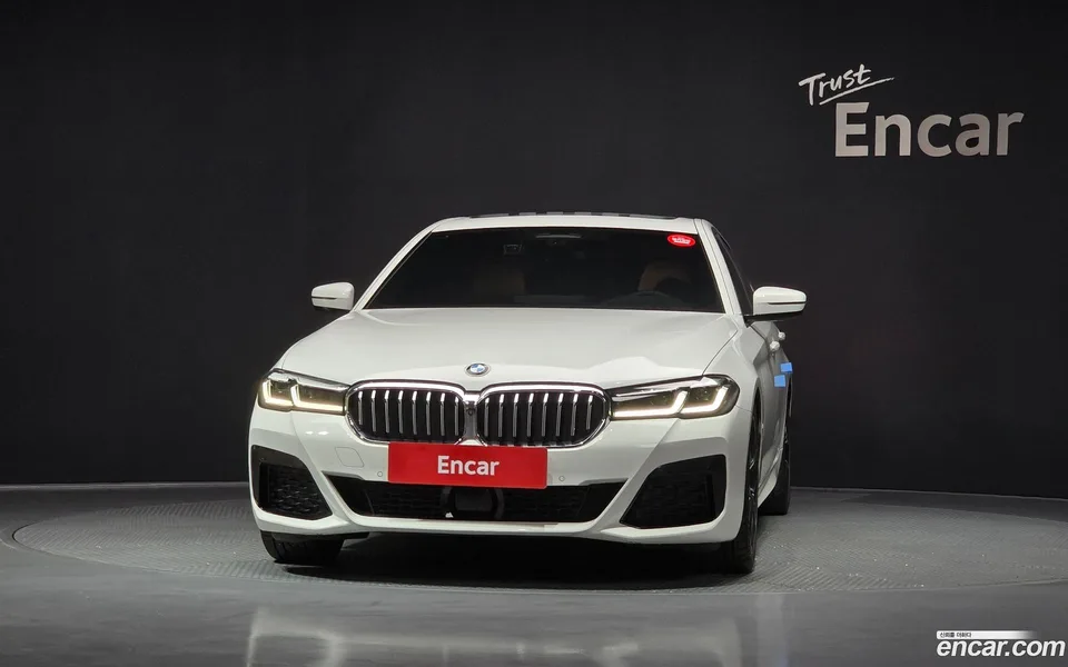 BMW 5 Series 520i M 2023 — миниатюра 3