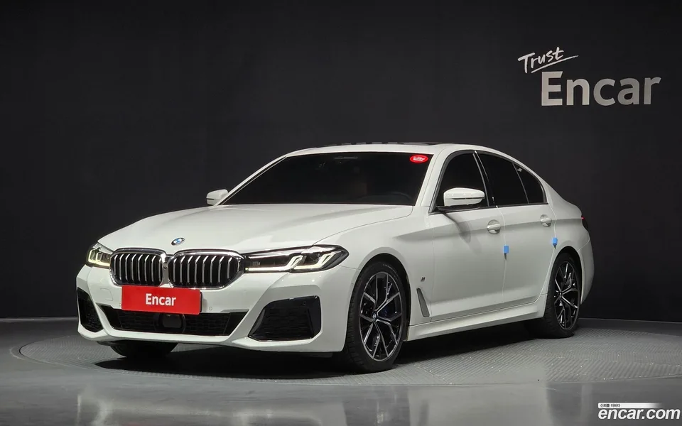 BMW 5 Series 520i M 2023 — фото 1, купить с доставкой в Москву