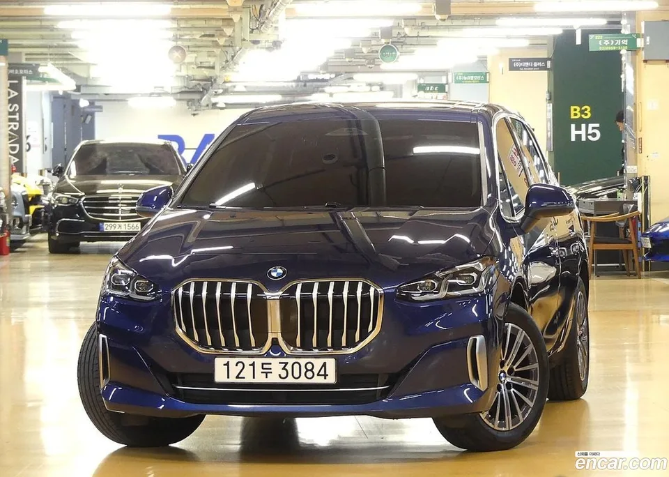 BMW 2 Series Active Tourer 218d 2025 — миниатюра 3