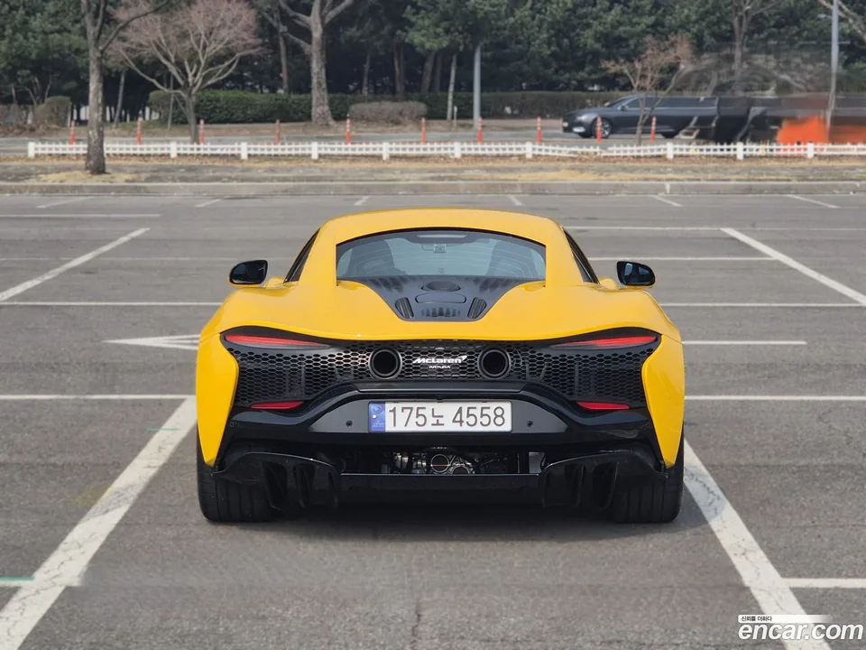 McLaren Artura 3.0 2023 — миниатюра 4