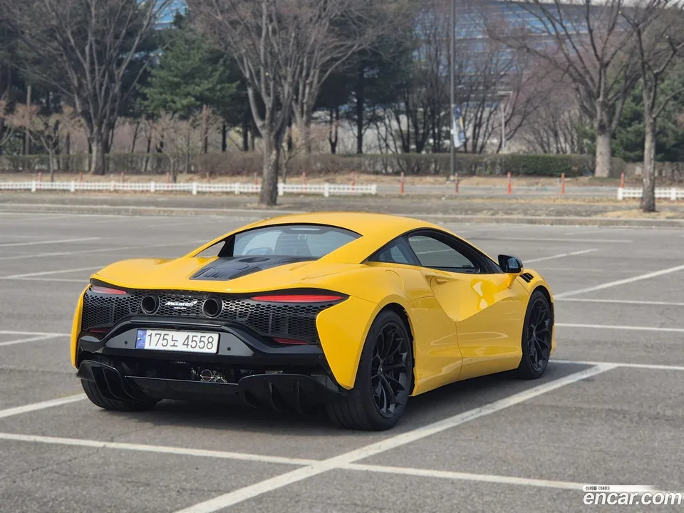 McLaren Artura 3.0 2023 — миниатюра 5