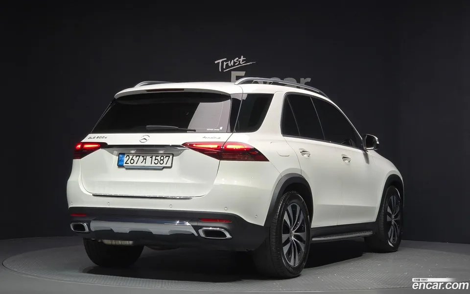 Mercedes-Benz GLE-Class GLE300d 4MATIC 2024 — миниатюра 2