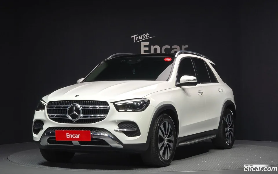 Mercedes-Benz GLE-Class GLE300d 4MATIC 2024 — фото 1, купить с доставкой в Москву