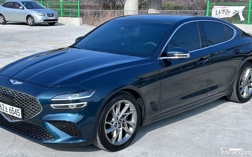 Genesis G70 2.0T 2WD 2022 — фото 1, купить с доставкой в Москву