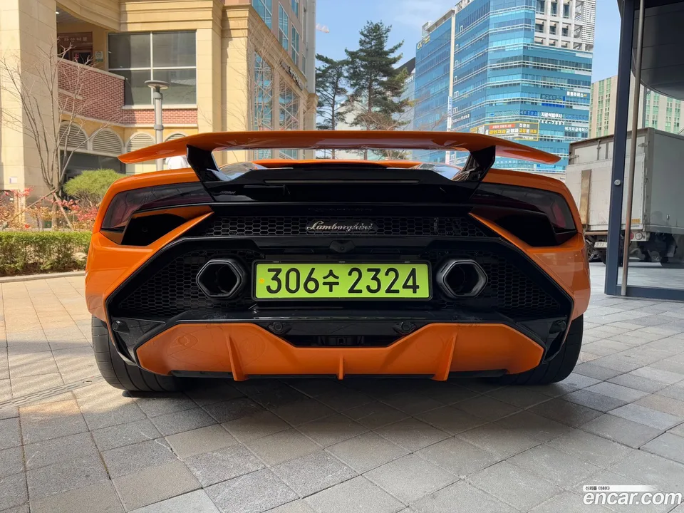 Lamborghini Huracan LP640-2 2024 — миниатюра 4