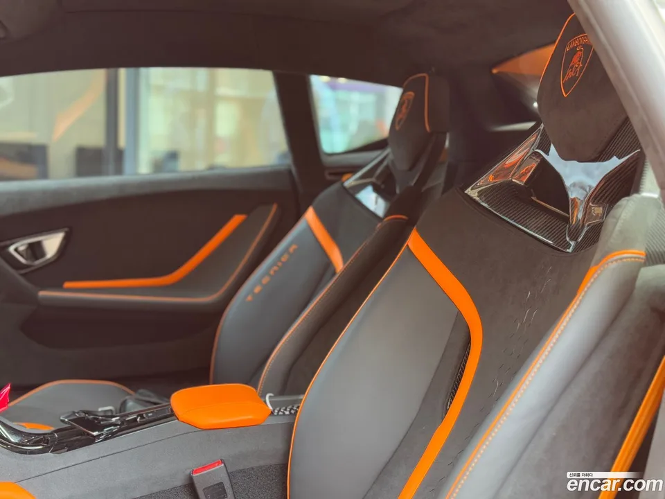 Lamborghini Huracan LP640-2 2024 — миниатюра 5
