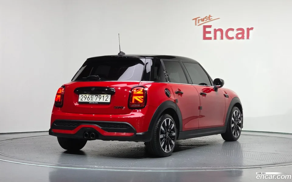 MINI Cooper S 5 2022 — миниатюра 2