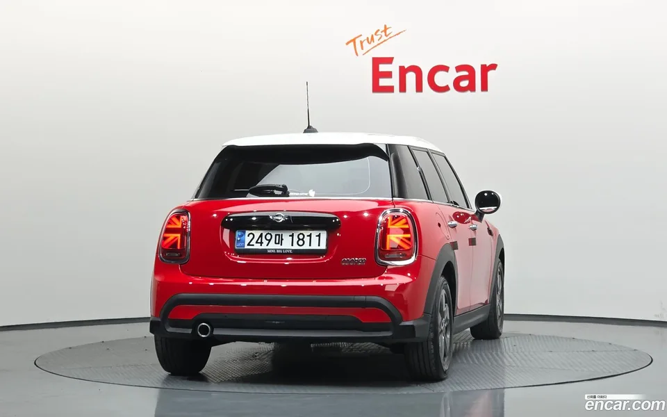 MINI Cooper 5 2023 — миниатюра 4