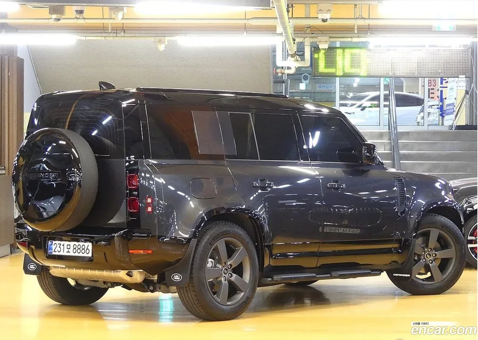 Land Rover Defender 110 P300 X- SE 2025 — миниатюра 2