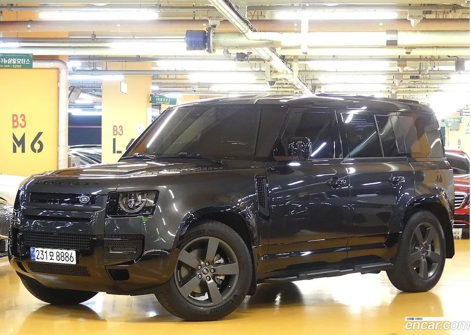 Land Rover Defender 110 P300 X- SE 2025 — фото 1, купить с доставкой в Москву