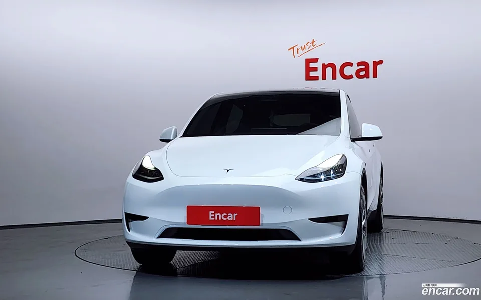 Tesla Model Y RWD 2023 — миниатюра 3