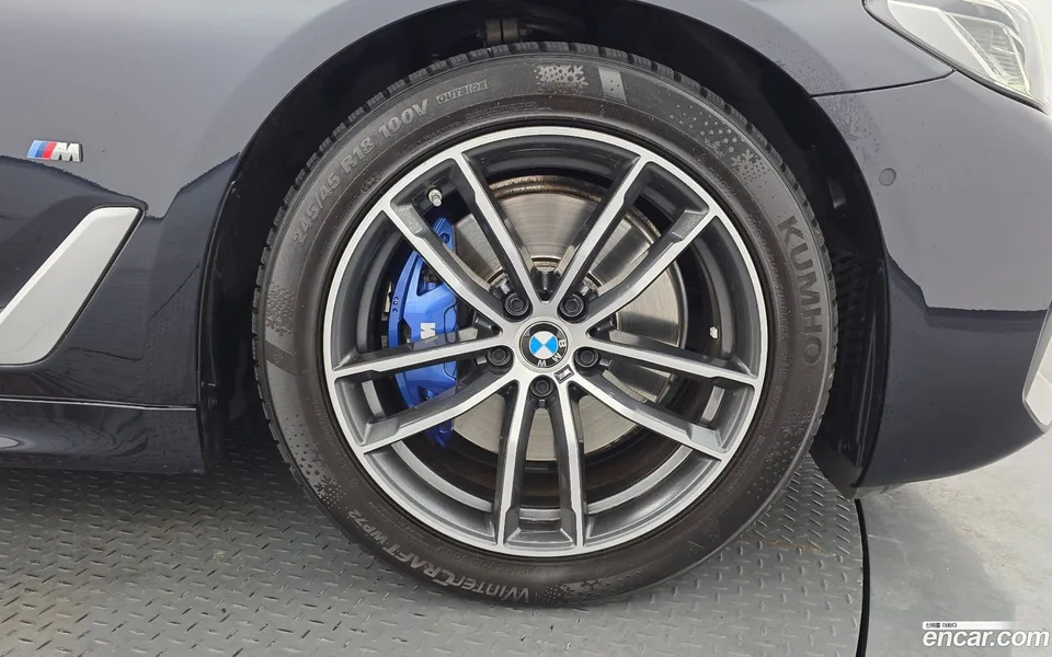 BMW 5 Series 520i M 2023 — миниатюра 5