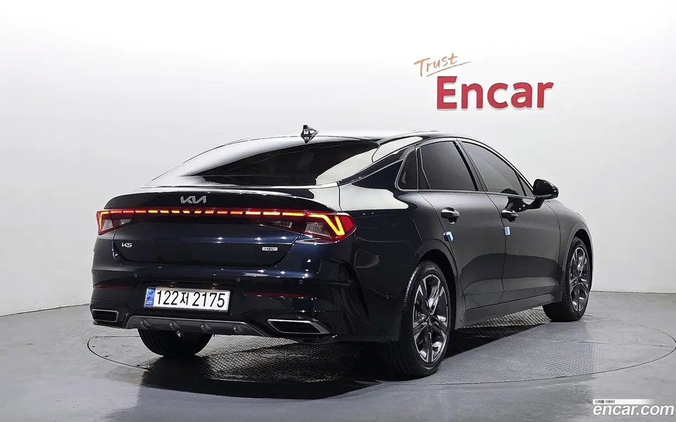 Kia K5 Hybrid 2023 — миниатюра 2