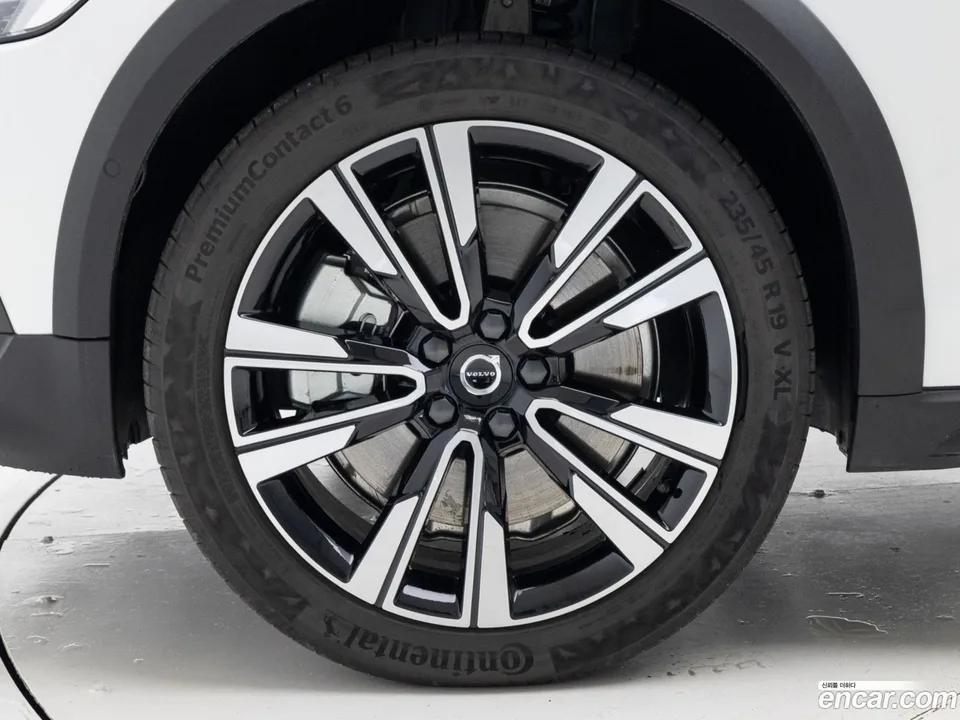 Volvo V60 Cross Country B5 AWD 2025 — миниатюра 5