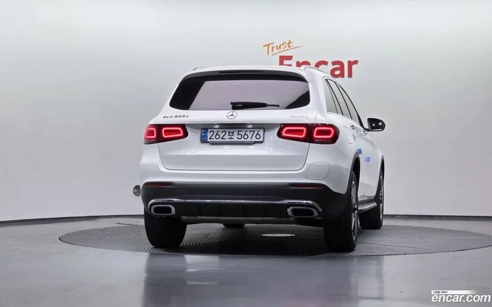Mercedes-Benz GLC-Class GLC300e 4MATIC 2022 — миниатюра 4