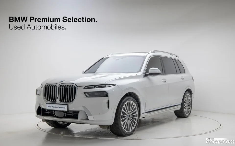 BMW X7 xDrive 40d 7 2023 — фото 1, купить с доставкой в Москву