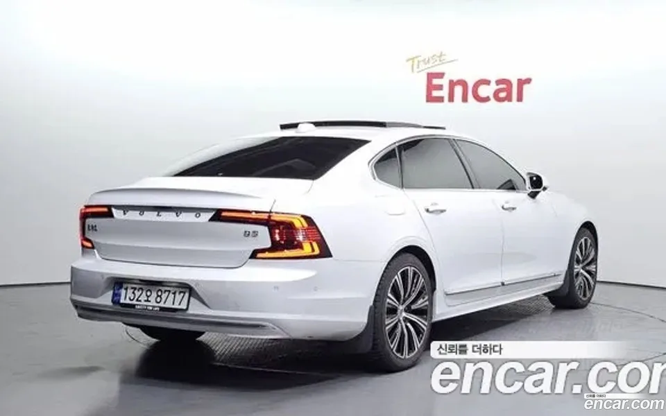 Volvo S90 B5 2023 — миниатюра 2