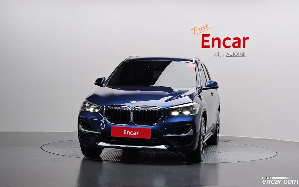 BMW X1 xDrive 20i xLine 2022 — миниатюра 3