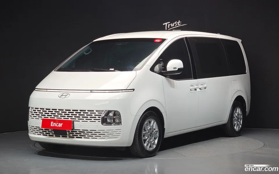 Hyundai Staria L3.5 3 2025 — фото 1, купить с доставкой в Москву