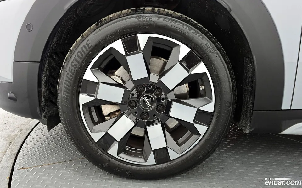 MINI Cooper S Countryman ALL4 2023 — миниатюра 5