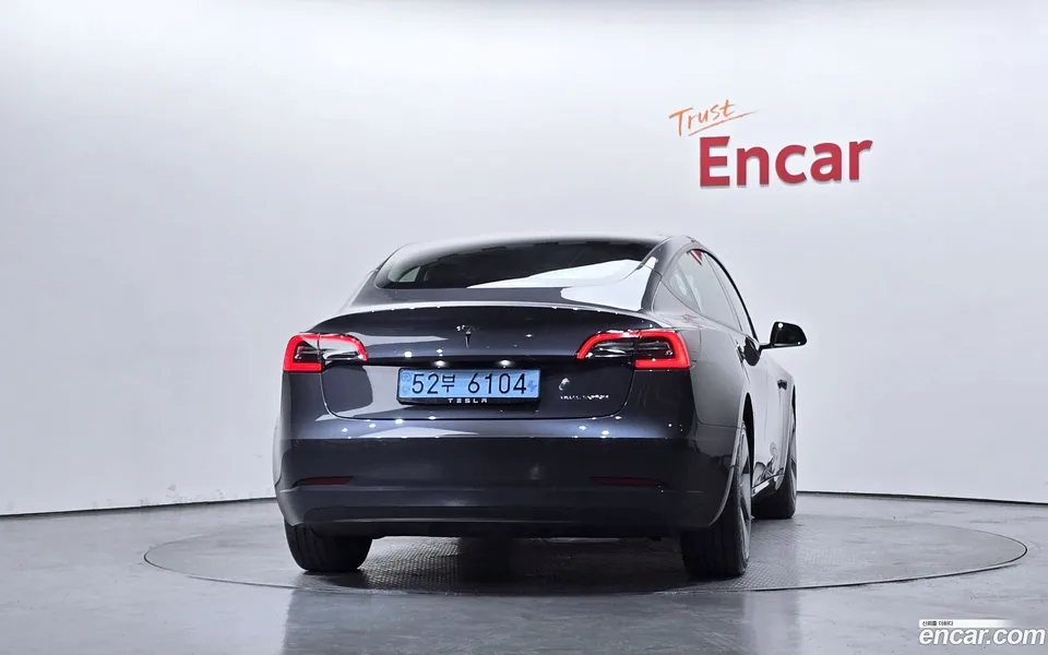 Tesla Model 3 AWD 2022 — миниатюра 4