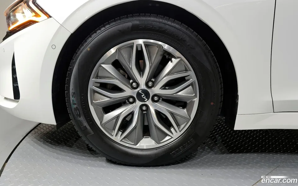 Kia K5 Hybrid 2023 — миниатюра 5