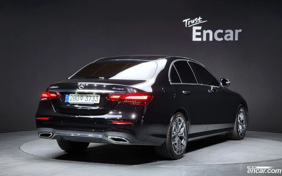 Mercedes-Benz E-Class E220d 4MATIC AMG Line 2022 — миниатюра 2