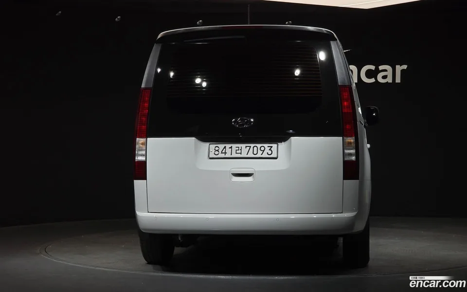 Hyundai Staria 3 2022 — миниатюра 4