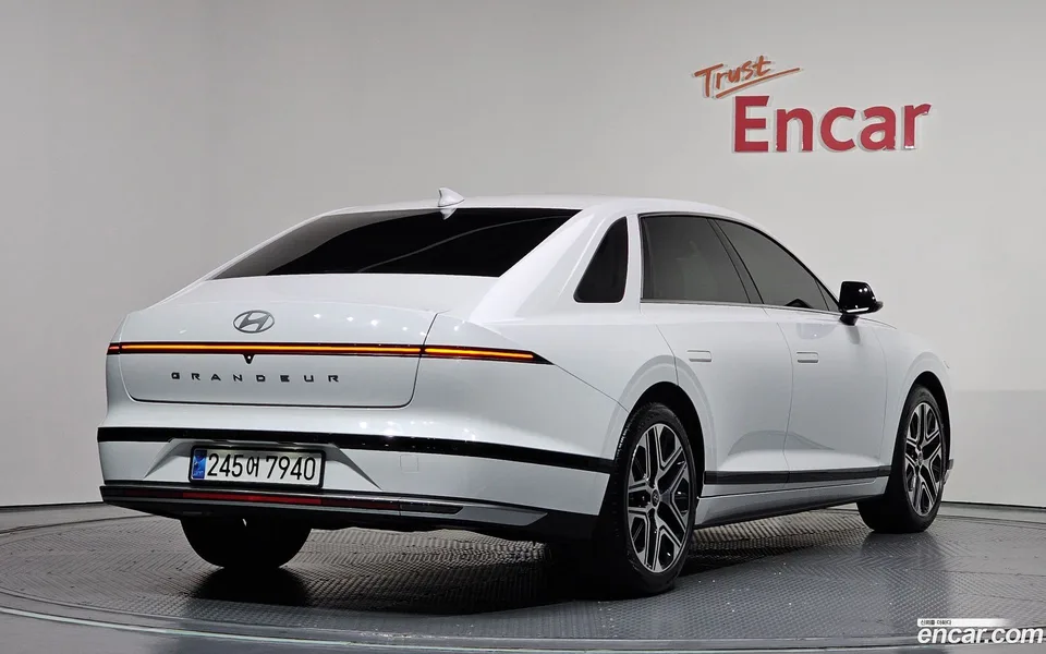Hyundai Grandeur Hybrid 2023 — миниатюра 2