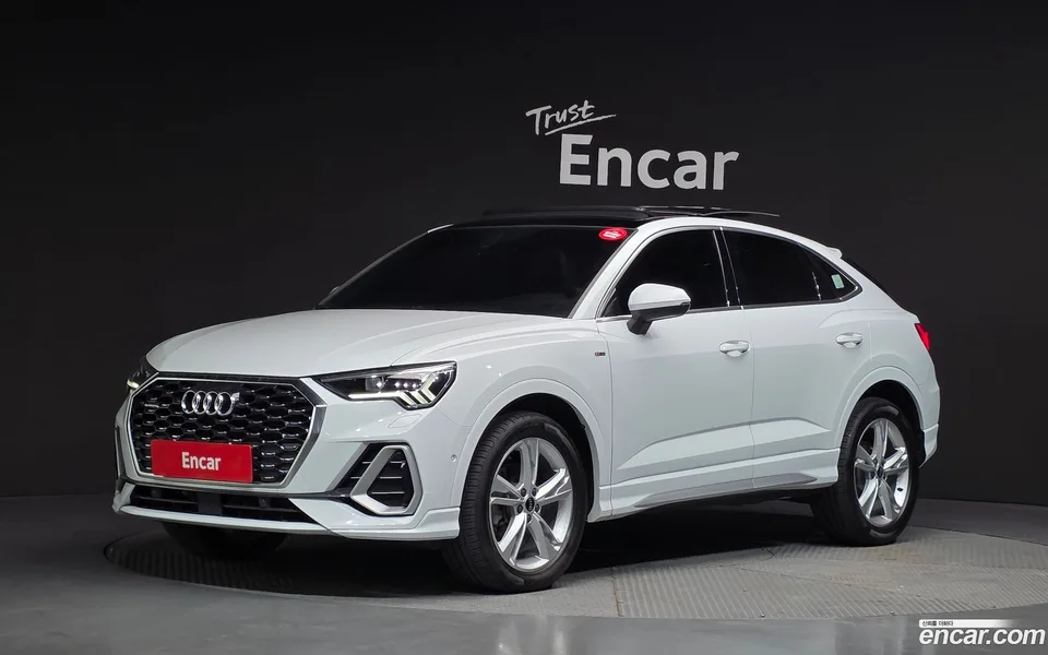 Audi Q3 35 TDI 2022 — фото 1, купить с доставкой в Москву