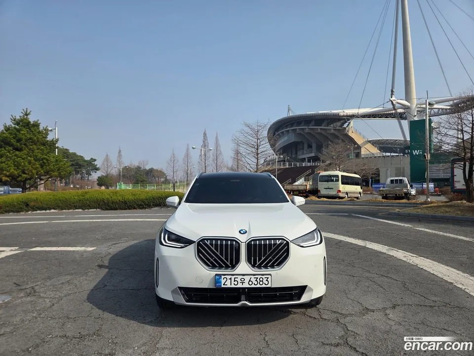 BMW X3 xDrive 20 2025 — фото 1, купить с доставкой в Москву