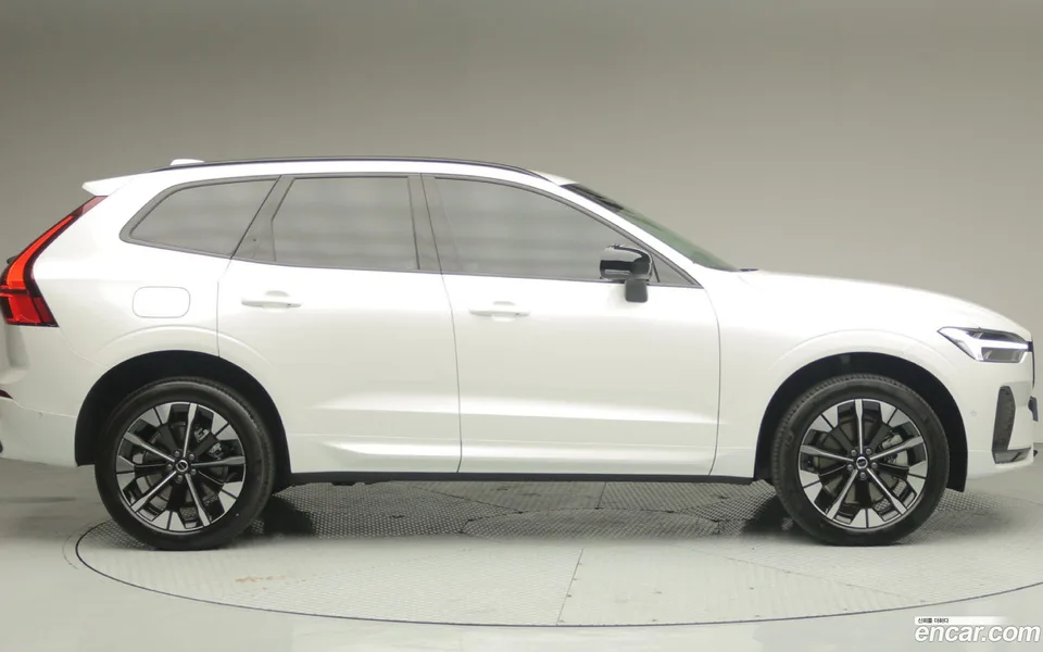 Volvo XC60 B5 2025 — миниатюра 3