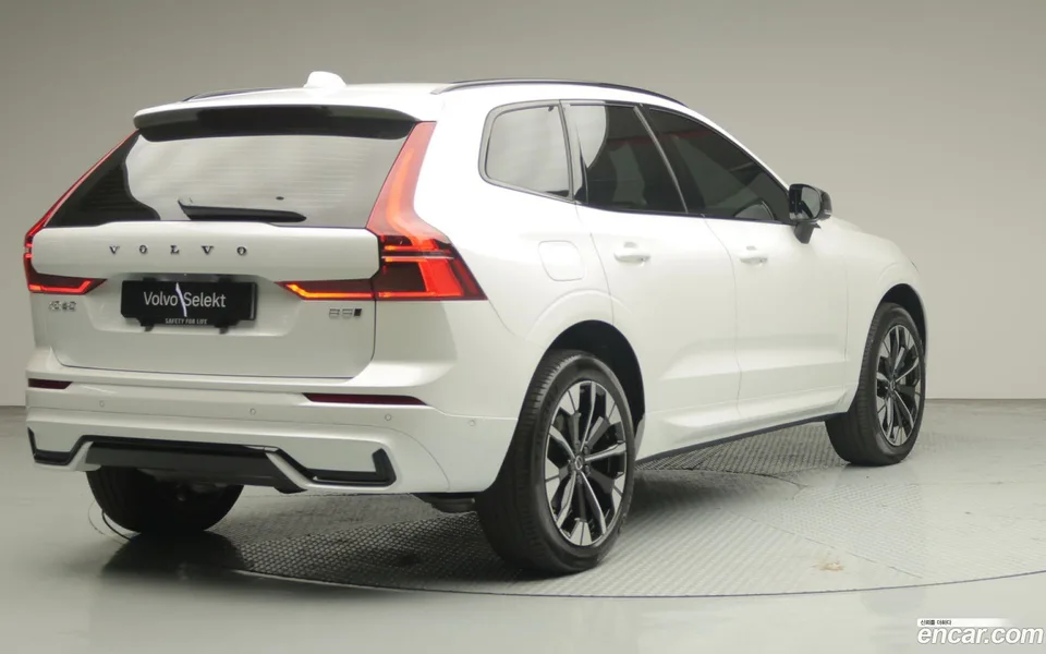 Volvo XC60 B5 2025 — миниатюра 4