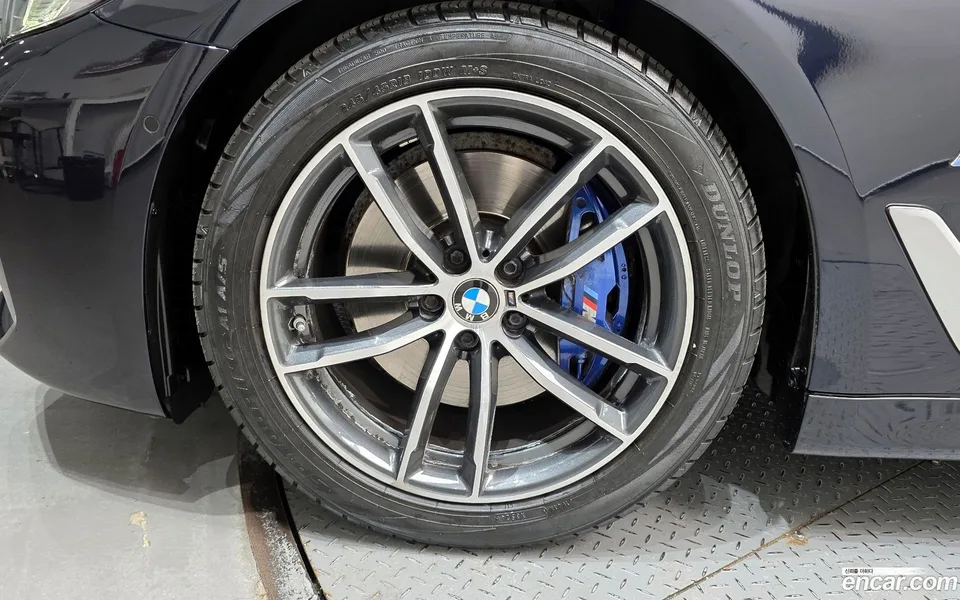 BMW 5 Series 520i M 2022 — миниатюра 5