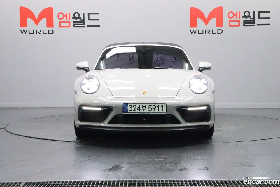 Porsche 911 (992) GTS 2023 — миниатюра 3