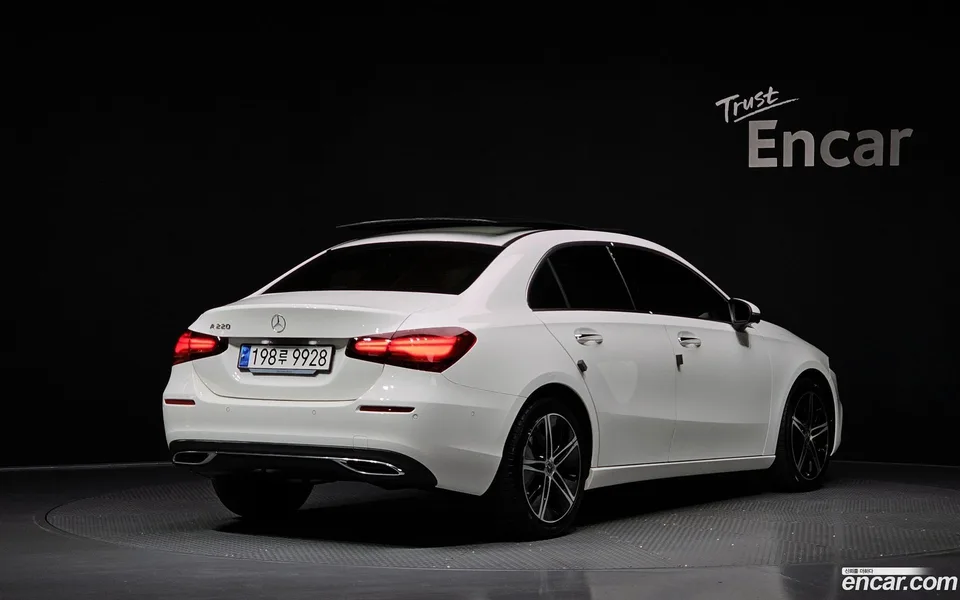Mercedes-Benz A-Class A220 2023 — миниатюра 2