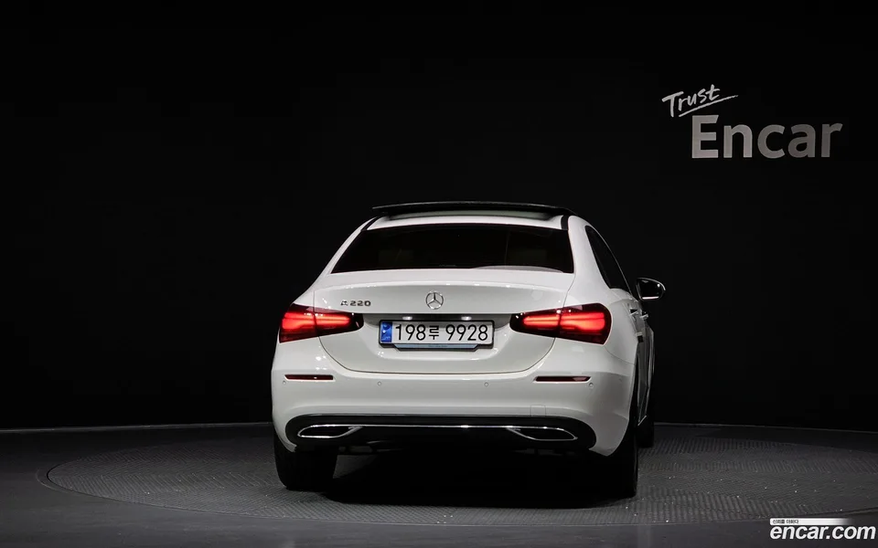 Mercedes-Benz A-Class A220 2023 — миниатюра 4