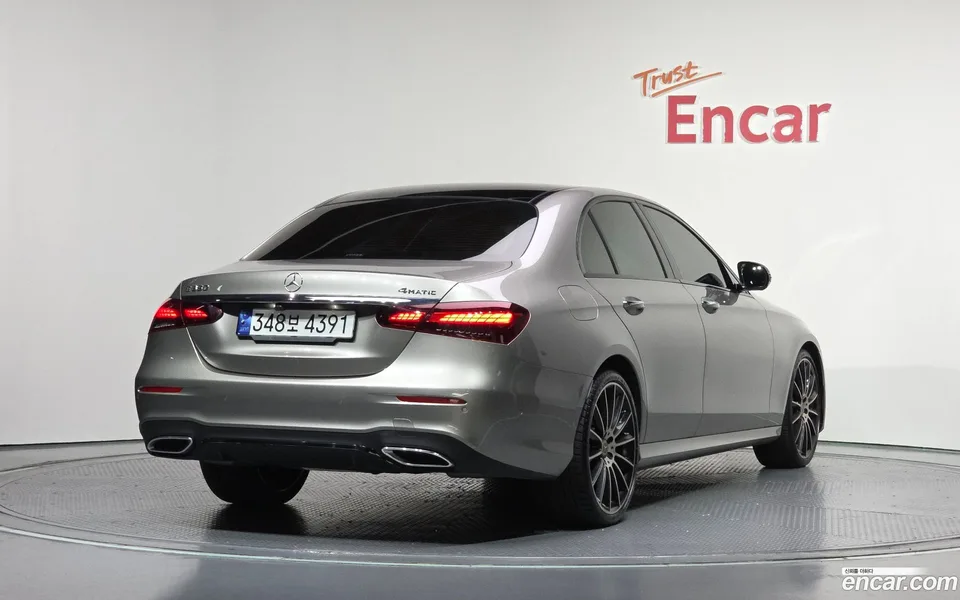 Mercedes-Benz E-Class E350 4MATIC AMG Line 2023 — миниатюра 2