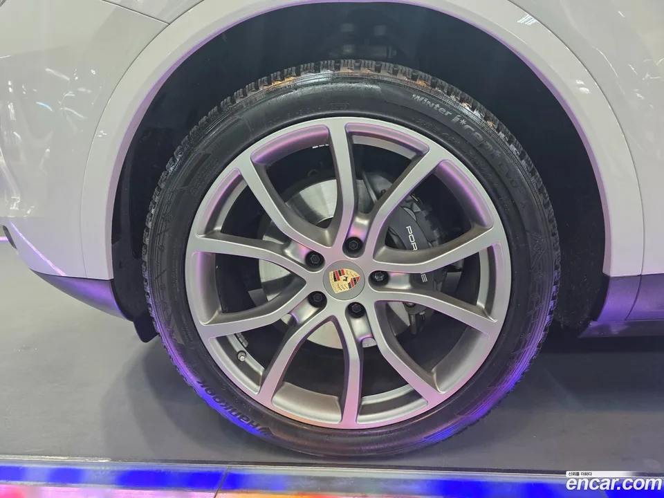 Porsche Cayenne 3.0 E- 2023 — миниатюра 5