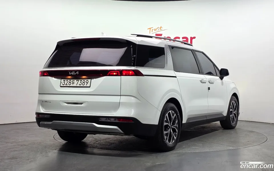 Kia Carnival 9 2023 — миниатюра 2